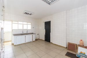 Image 35 - 882328