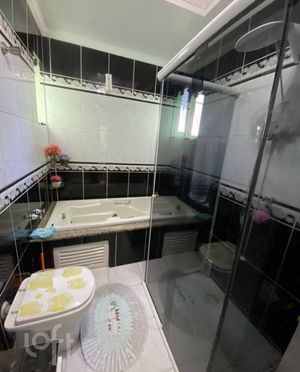 Image 9 - 882330