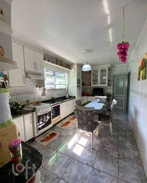 Image 5 - 882330