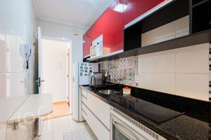 Image 4 - 882331