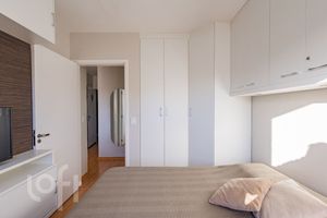 Image 9 - 882331