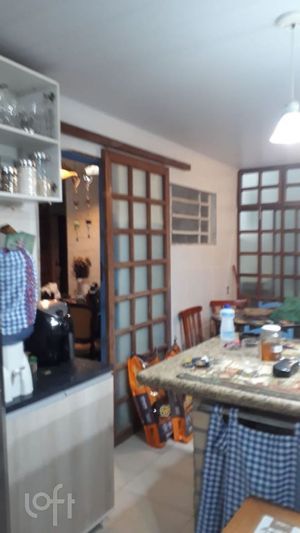Image 9 - 882357