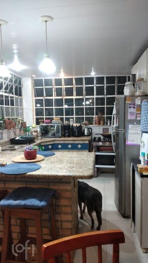 Image 3 - 882357