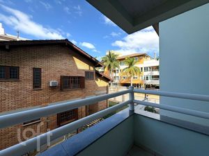 Image 16 - 882363