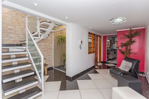 Image 8 - 882367