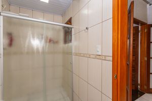 Image 28 - 882367