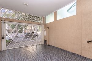 Image 63 - 882367