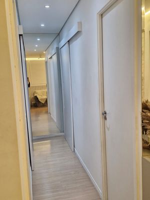 Image 10 - 882368
