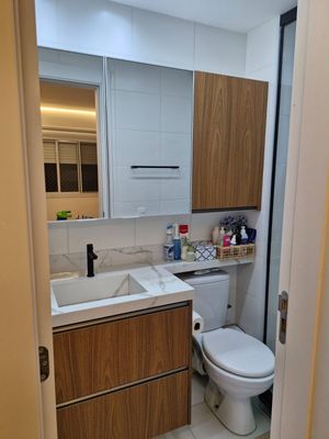 Image 17 - 882368