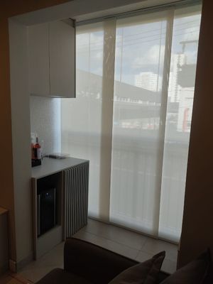 Image 5 - 882369