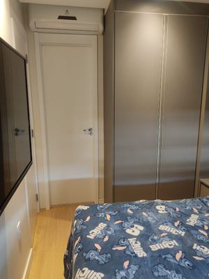 Image 8 - 882369