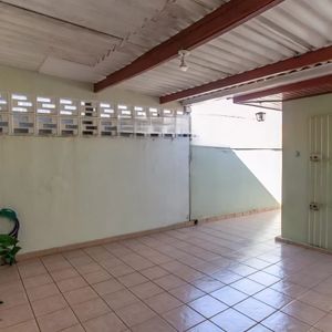 Image 4 - 882370
