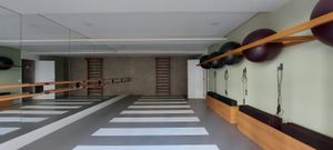 Image 24 - 882371