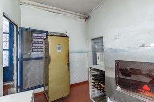 Image 7 - 882380