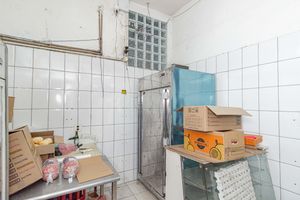Image 9 - 882380