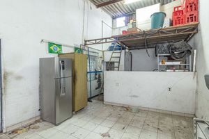 Image 11 - 882380