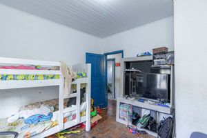 Image 14 - 882380