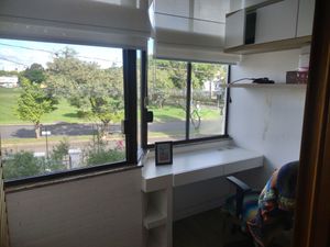 Image 14 - 882382