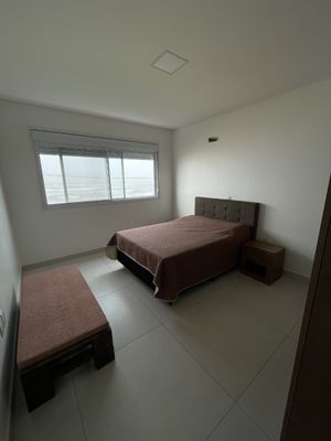 Image 11 - 882385