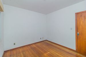 Image 9 - 882410