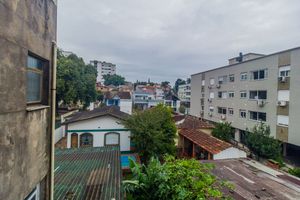 Image 10 - 882410