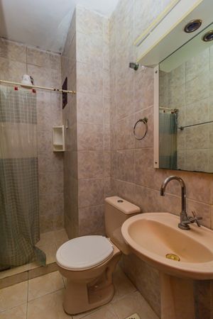 Image 11 - 882410