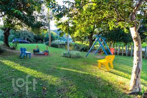 Image 36 - 882412