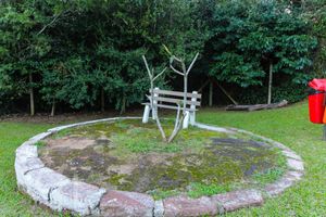 Image 44 - 882412
