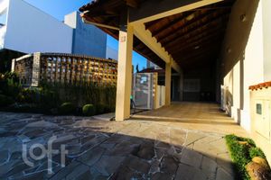 Image 34 - 882412