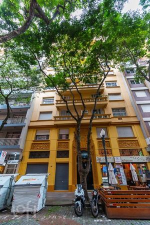 Image 30 - 882415