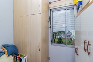 Image 10 - 882417