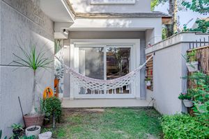 Image 8 - 882418