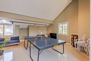 Image 32 - 882418