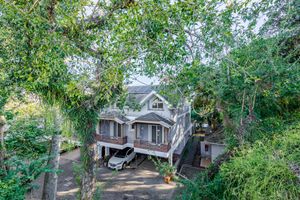 Image 36 - 882418