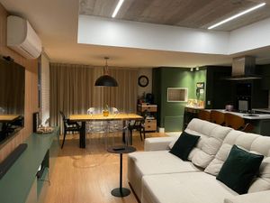 Image 3 - 882418