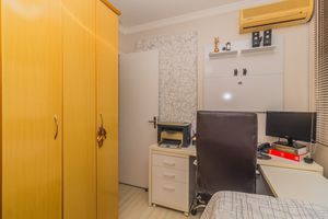 Image 7 - 882445