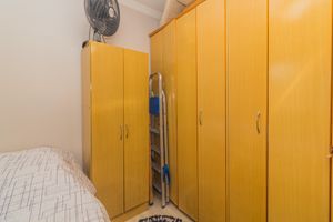 Image 8 - 882445