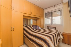 Image 9 - 882445