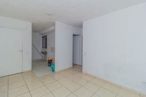 Image 3 - 882447