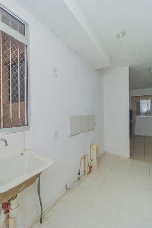 Image 16 - 882447