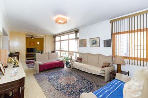 Image 1 - 882449