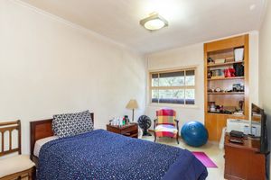 Image 18 - 882449