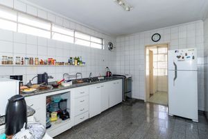 Image 31 - 882449