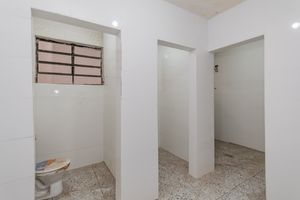 Image 18 - 882454