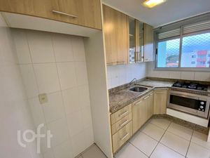 Image 6 - 882457