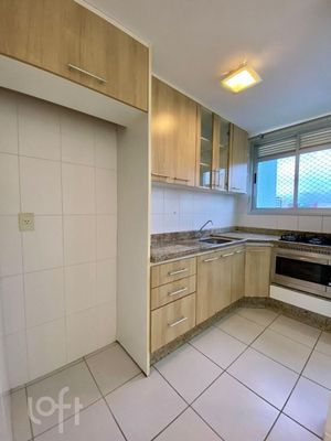 Image 4 - 882457