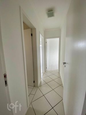 Image 11 - 882457