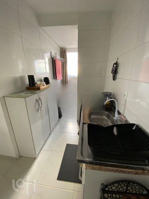 Image 4 - 882459