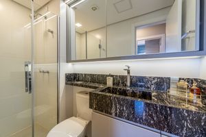 Image 13 - 882480