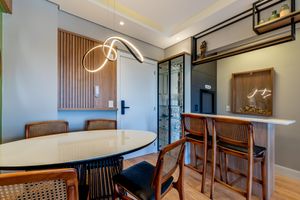 Image 8 - 882480